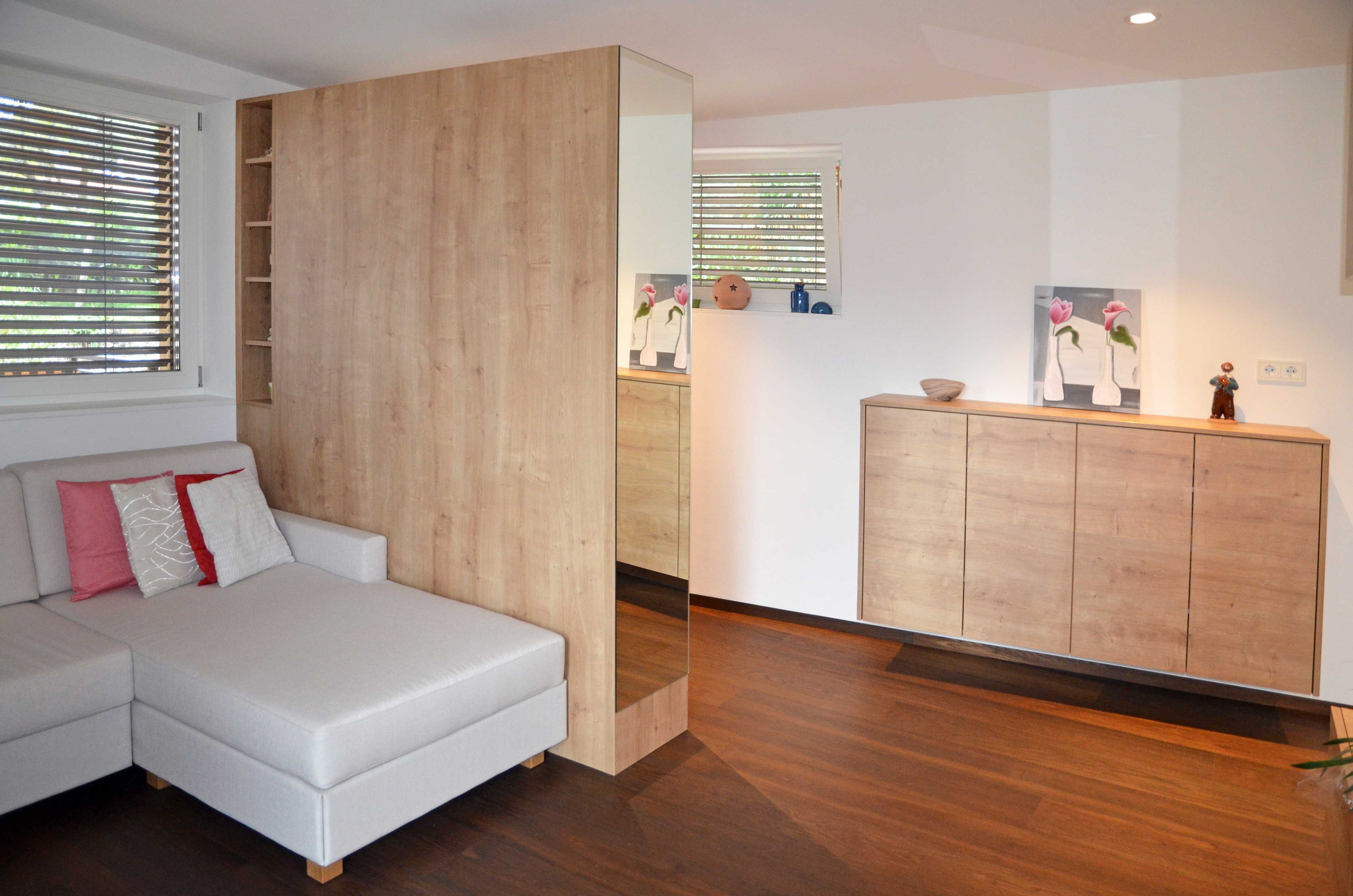 Schönes Wohnzimmer aus Holz